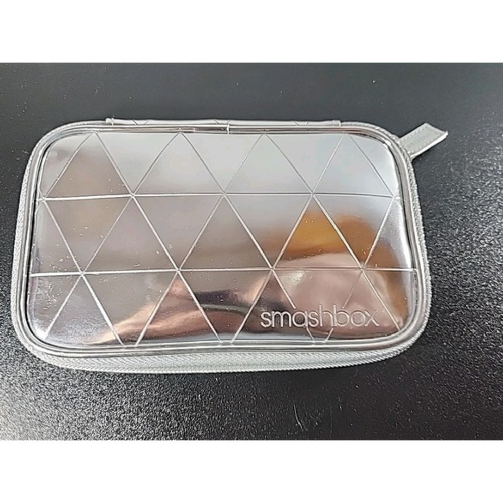SMASHBOX  METALLIC  SILVER‎ MAKEUP BAG